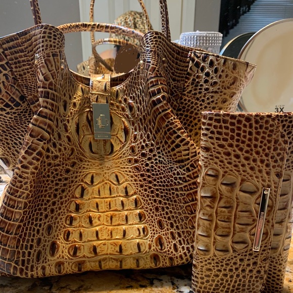 Brand new Brahmin Purse and wallet set - Picture 1 of 5
